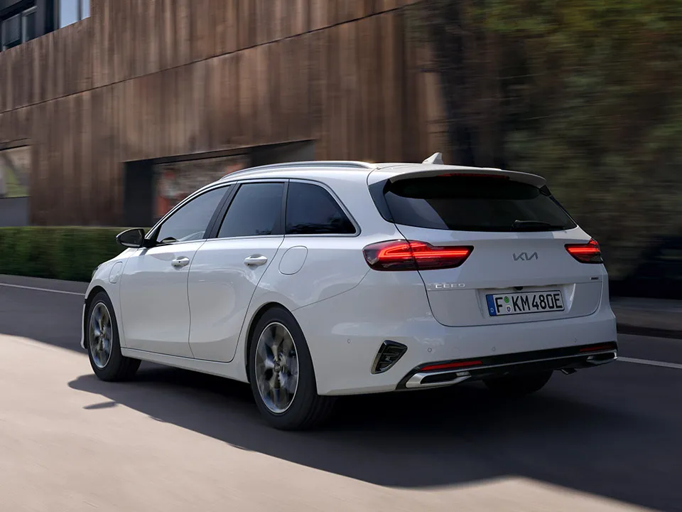 kia-ceed-sportswagon-phev-my22-rear-design.jpg