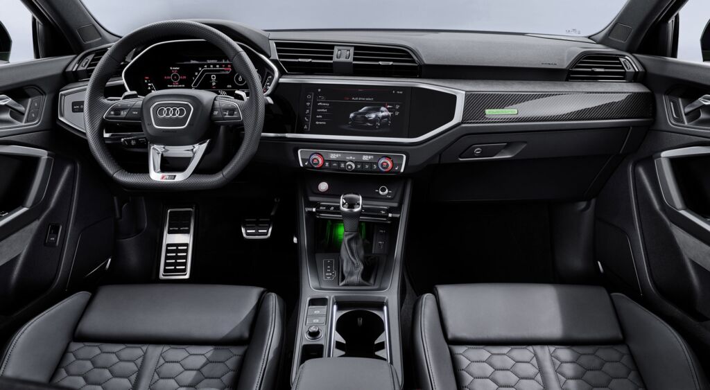 Audi RS Q3 Sportback interiér