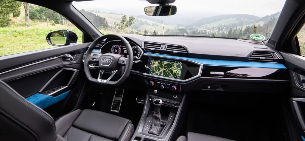 q3-sportback-sline-interier