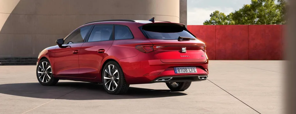 new-seat-leon-sportstourer-rear-of-car.jpg