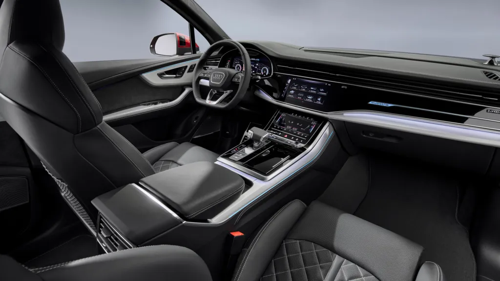 Audi-Q7-interier.jpg