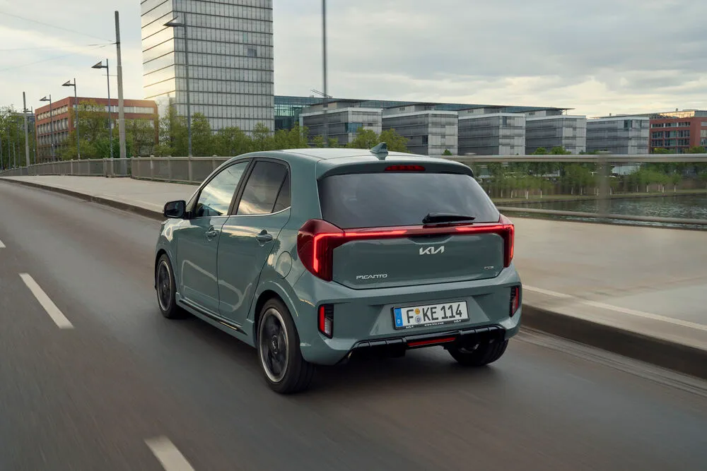 kia-picanto-gtline-dynamic-print-3600x2400-005.jpg