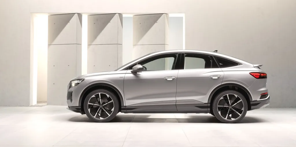 Q4 e-tron sportback.jpg