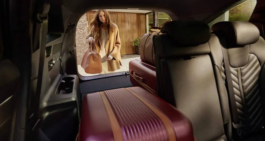 kia-sorento-my25-hev-interior-trunk-talent.jpg