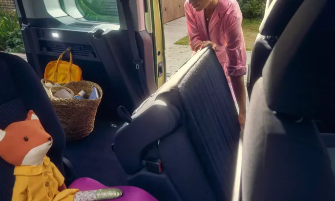 cdd0948-vw-caddy-flexible-interior