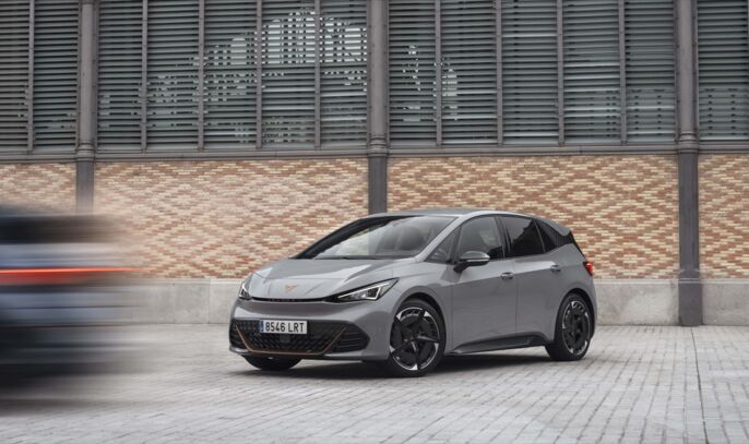 CUPRA-Born-Vapor-Grey_02_HQ-min