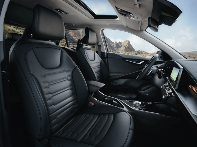 Niro_SG2_Interiér_6_Tmavý interiér_2-min