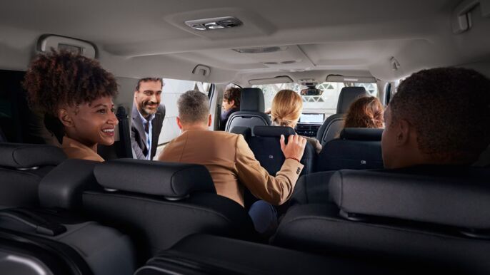 spacetourer-galerie4-2880x1620-ezgif.com-avif-to-jpg-converter