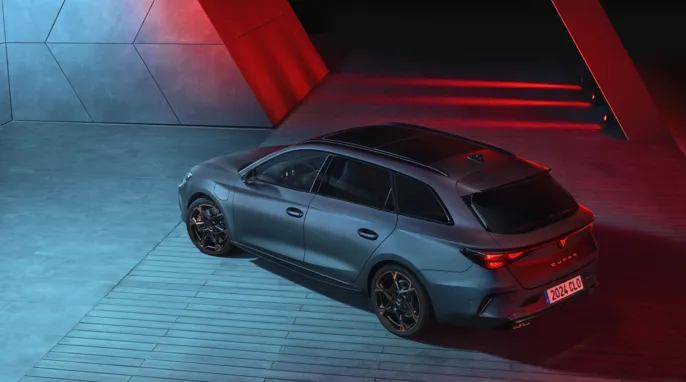 CUPRA_Leon_Sportstourer_04_HQ-min