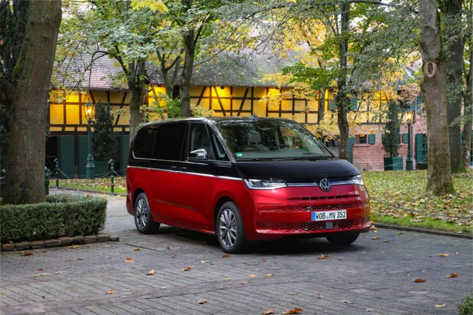 multivan7-red-black