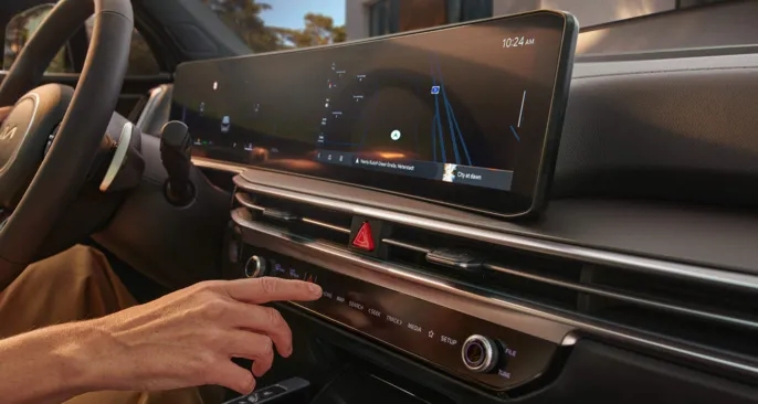 kia-sorento-my25-hev-interior-seamless-panoramic-display