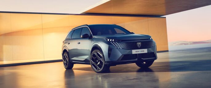 PEUGEOT_E_5008_SHOWROOM_ALLURE1_D_2880x1206-ezgif.com-avif-to-jpg-converter