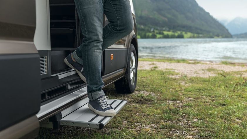 vw-grand-california-trittstufe.jpg