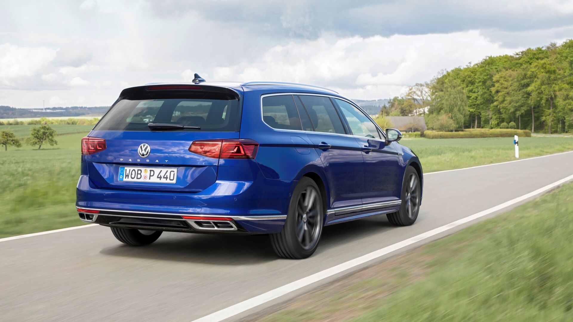 VW-Passat-Variant-jizda.jpg